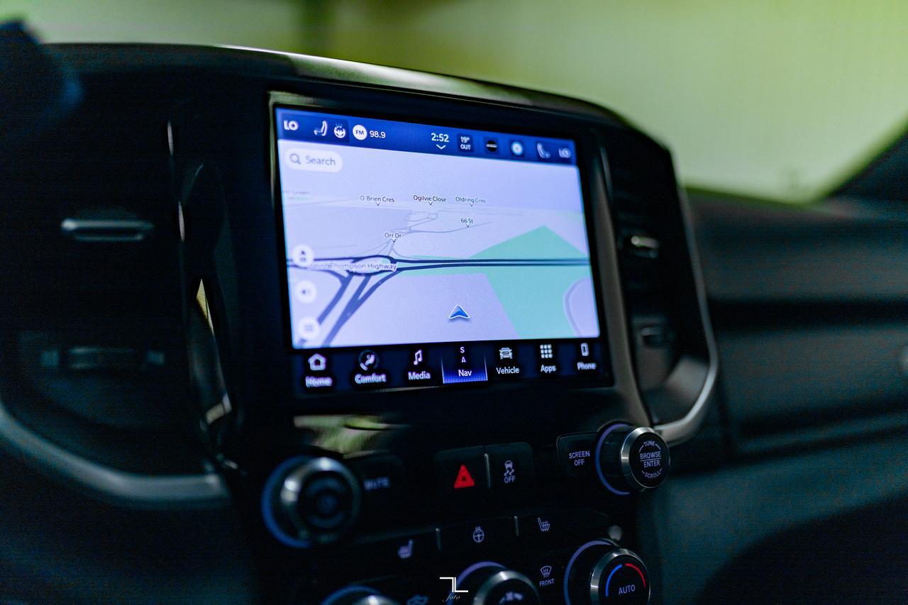 2023 Ram 3500 4x4 Crew Cab Big Horn Sport Diesel AISIN Nav Roof BCam Red Deer AB