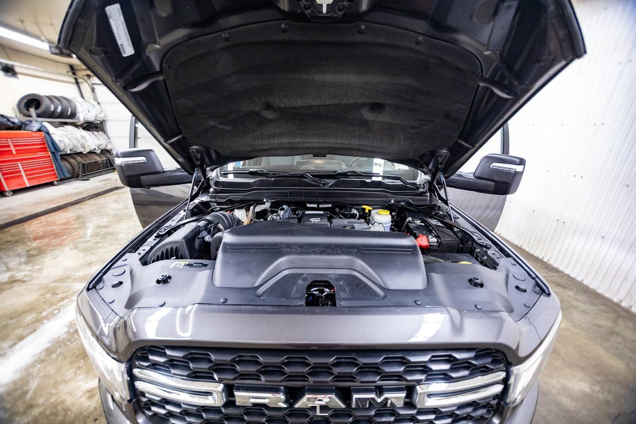 2023 Ram 3500 4x4 Crew Cab Big Horn Sport Diesel AISIN Nav Roof BCam Red Deer AB