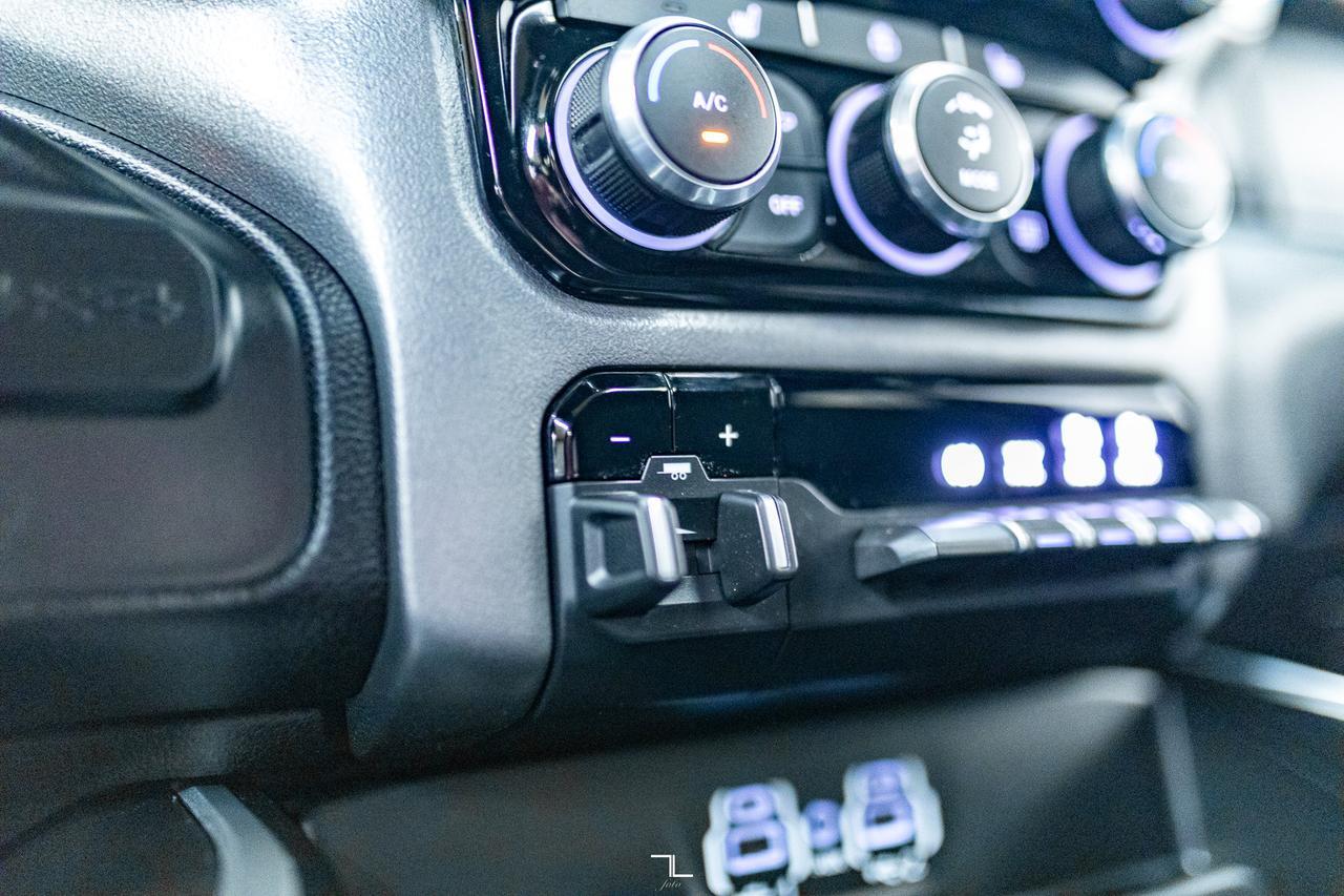 2023 Ram 3500 4x4 Crew Cab Big Horn Sport Diesel AISIN Nav Roof BCam Red Deer AB