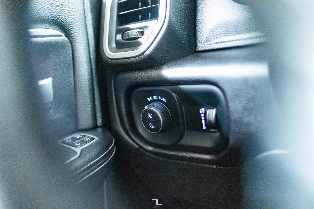 2023 Ram 3500 4x4 Crew Cab Big Horn Sport Longbox HEMI Nav Red Deer AB