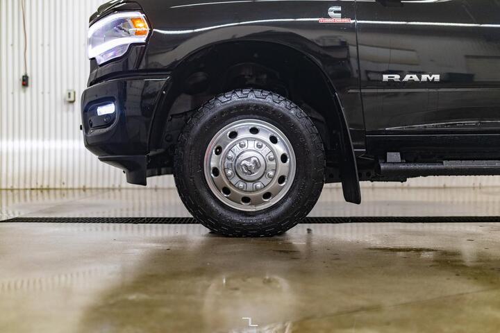 2023 Ram 3500 4x4 Crew Cab Laramie Dually Diesel AISIN Leather Nav Red Deer AB 2023 Ram 3500 4x4 Crew Cab Laramie Dually Diesel AISIN Leather Nav Red Deer AB
