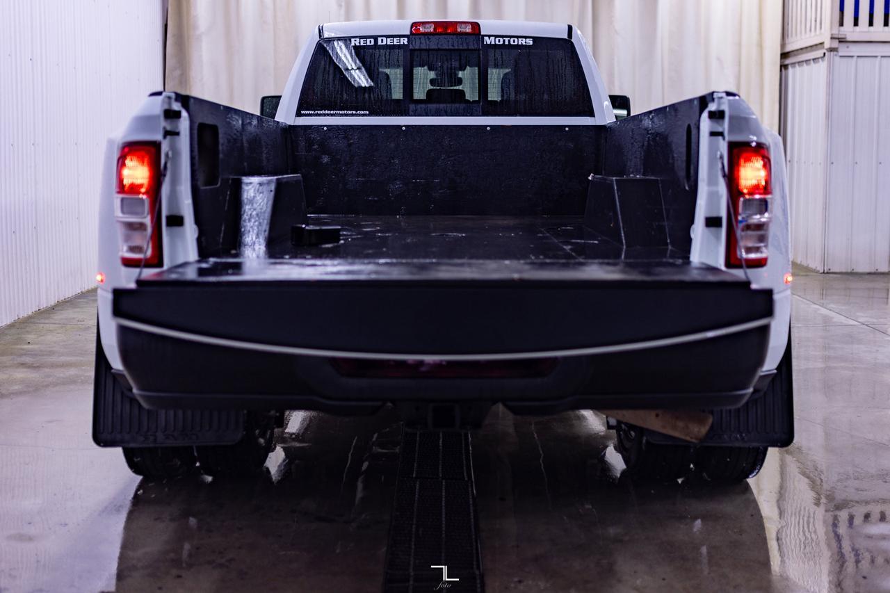 2023 Ram 3500 4x4 Crew Cab Tradesman Dually Diesel AISIN Red Deer AB