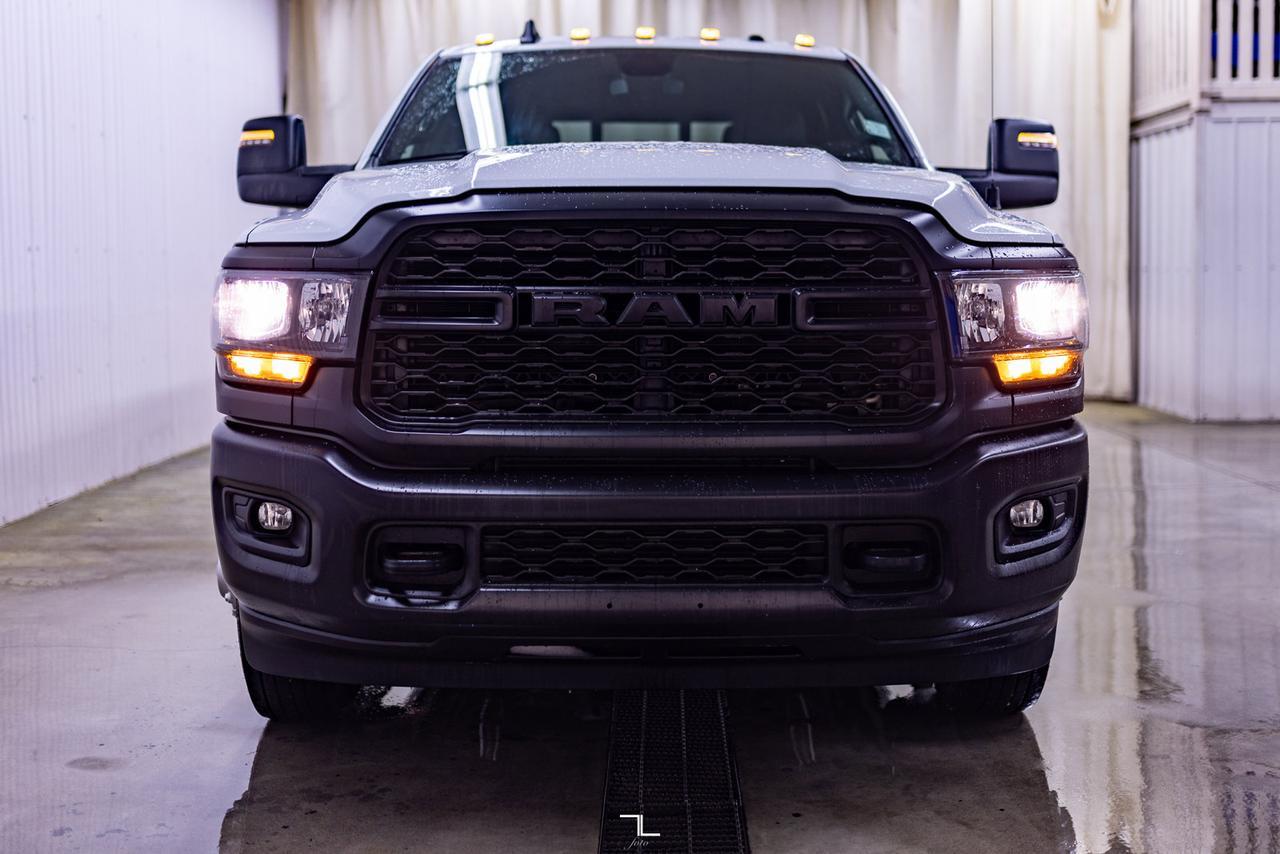 2023 Ram 3500 4x4 Crew Cab Tradesman Dually Diesel AISIN Red Deer AB