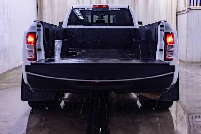 2023 Ram 3500 4x4 Crew Cab Tradesman Dually Diesel AISIN Red Deer AB