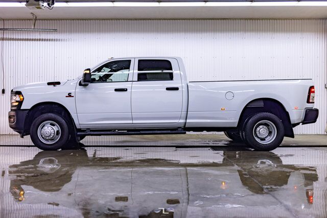 2023 Ram 3500 4x4 Crew Cab Tradesman Dually Diesel AISIN Red Deer AB