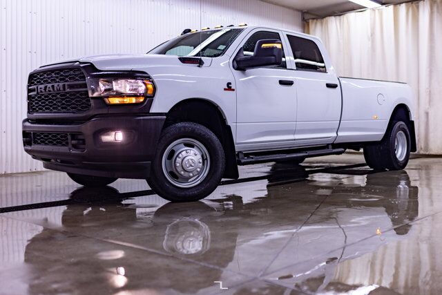 2023 Ram 3500 4x4 Crew Cab Tradesman Dually Diesel AISIN Red Deer AB