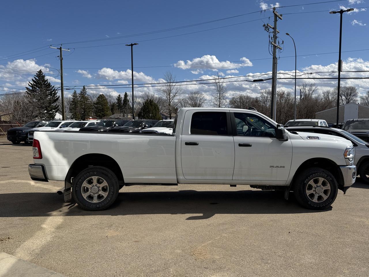 2023 Ram 3500 Big Horn | 4x4 Crew Cab 8FT Box | HEMI V8 | Remote Start | Backup Camera | Low KMs | 189L Fuel Tank Redwater AB
