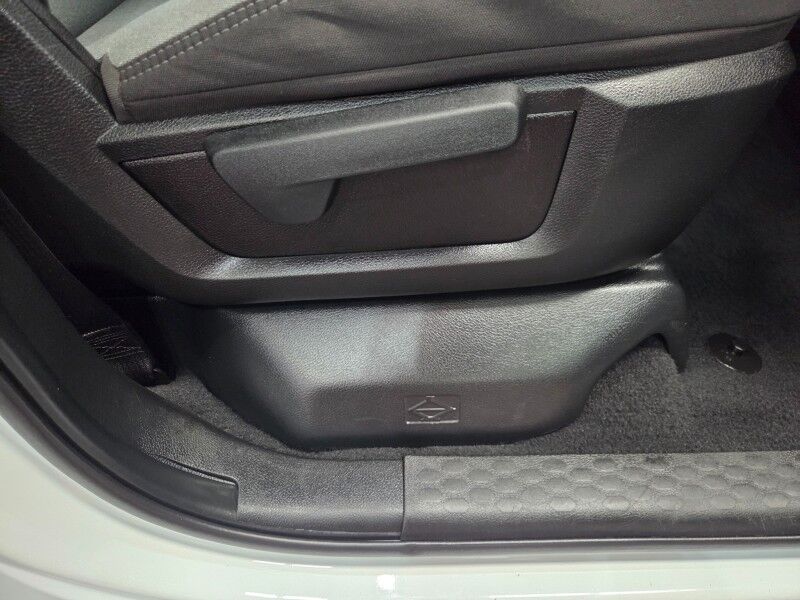 2023 Ram 3500 Big Horn 4WD 6.7L Diesel Dually Gooseneck Camera FREE WARRANTY Call (682)587-6288 Arlington TX