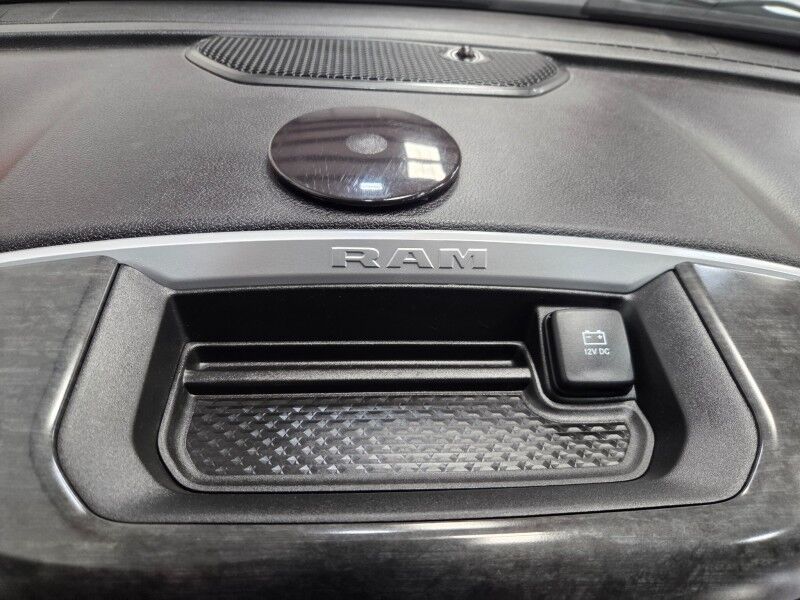 2023 Ram 3500 Big Horn 4WD 6.7L Diesel Dually Gooseneck Camera FREE WARRANTY Call (682)587-6288 Arlington TX