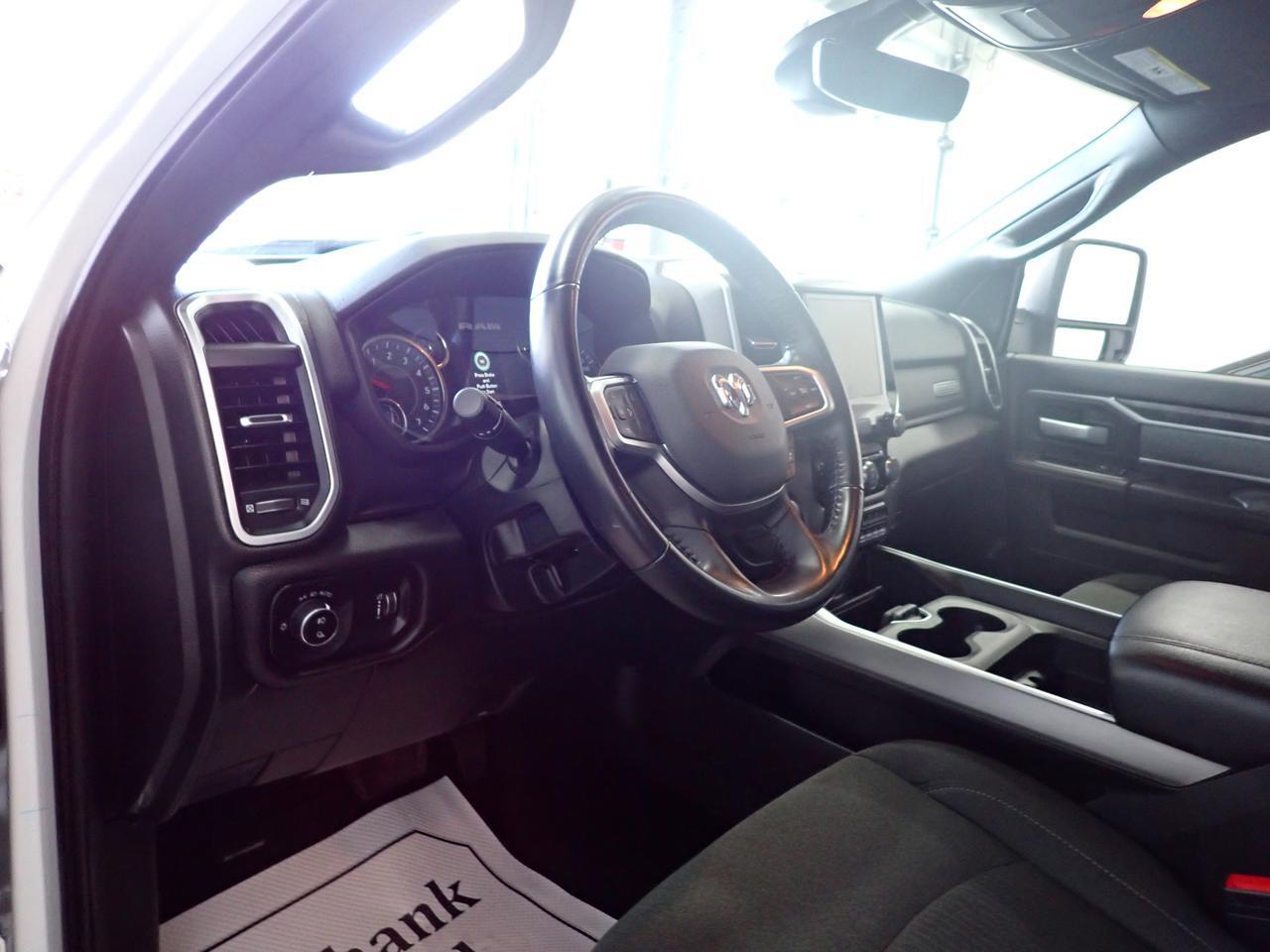 2023 Ram 3500 Big Horn 4WD CREW CAB 8' BOX NAVI Listowel ON