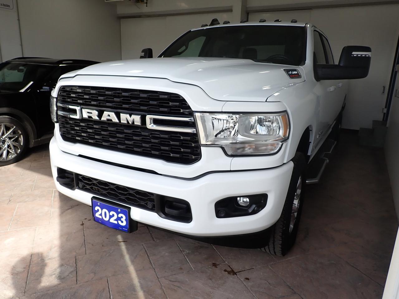 2023 Ram 3500 Big Horn 4WD CREW CAB 8' BOX NAVI Listowel ON