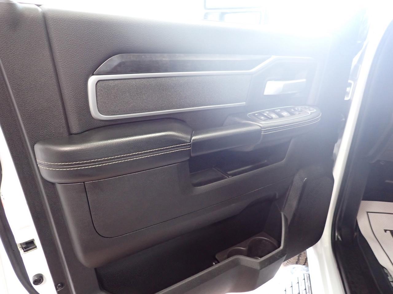 2023 Ram 3500 Big Horn 4WD CREW CAB 8' BOX NAVI Listowel ON