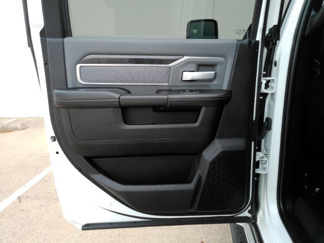 2023 Ram 3500 Big Horn Crew Cab 4x4 8' Box Plano TX