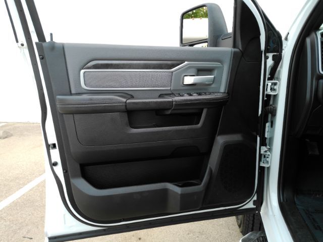 2023 Ram 3500 Big Horn Crew Cab 4x4 8' Box Plano TX