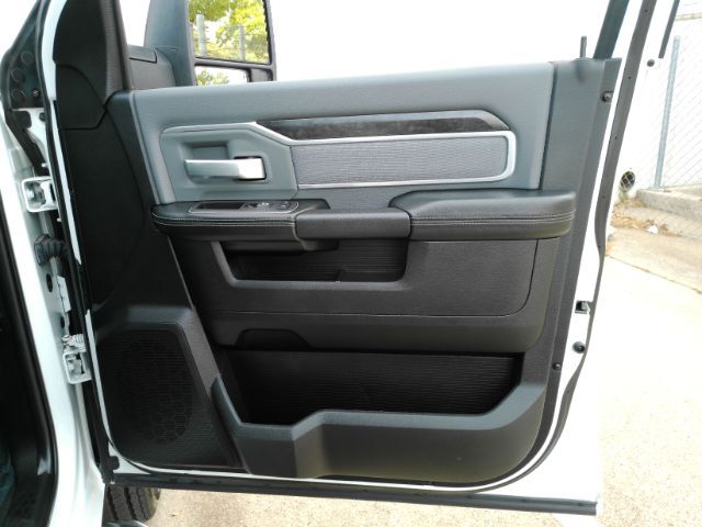 2023 Ram 3500 Big Horn Crew Cab 4x4 8' Box Plano TX