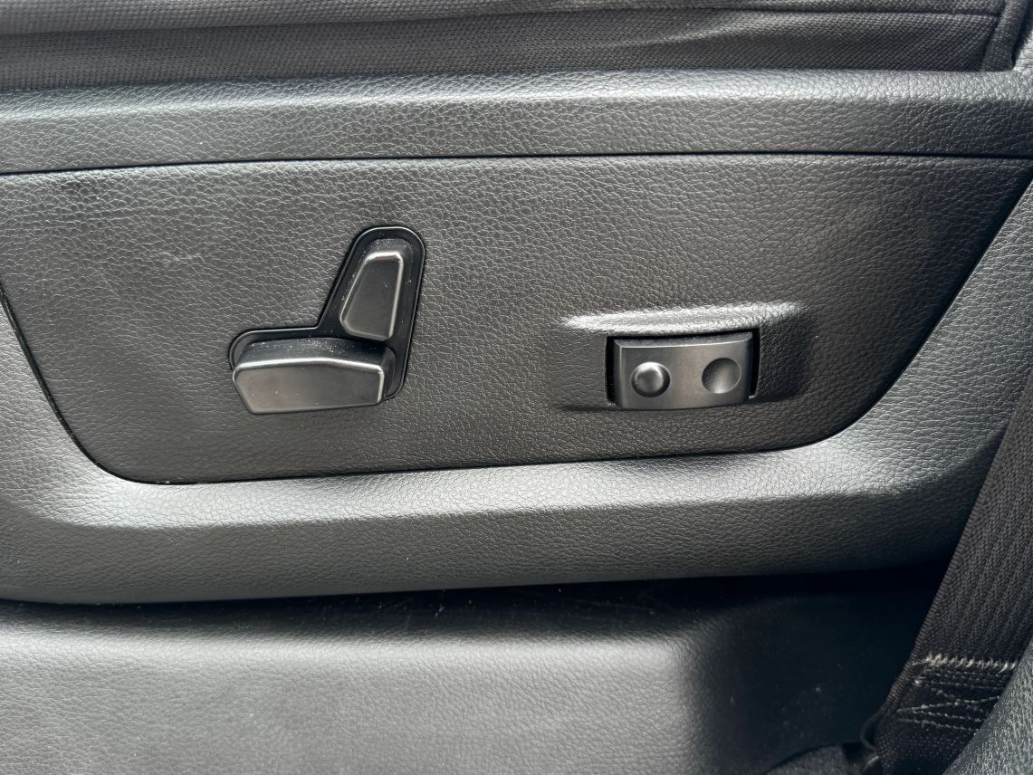 2023 Ram 3500 Crew Cab Big Horn Pickup 4D 8 ft