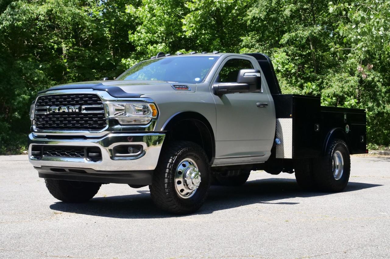 2023 Ram 3500 SLT / 4X4 / DRW / Knapheide PGTD Gooseneck Service Body / 9ft! Lincolnton NC