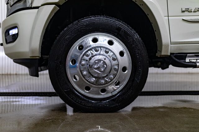 2023 Ram 5500 4x4 Crew Cab Limited Deck Diesel AISIN Leather Nav Red Deer AB