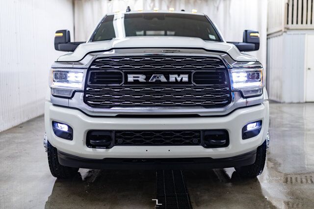 2023 Ram 5500 4x4 Crew Cab Limited Deck Diesel AISIN Leather Nav Red Deer AB
