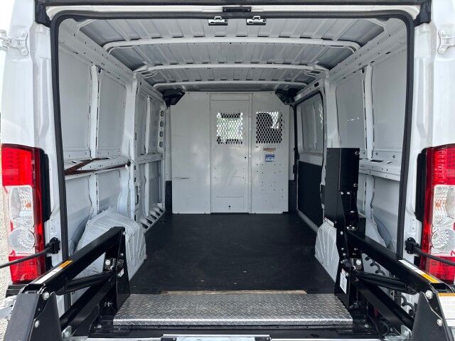 2023 Ram ProMaster 2500 Cargo Van w/ TommyGate Lift & Bulkhead Ashland VA