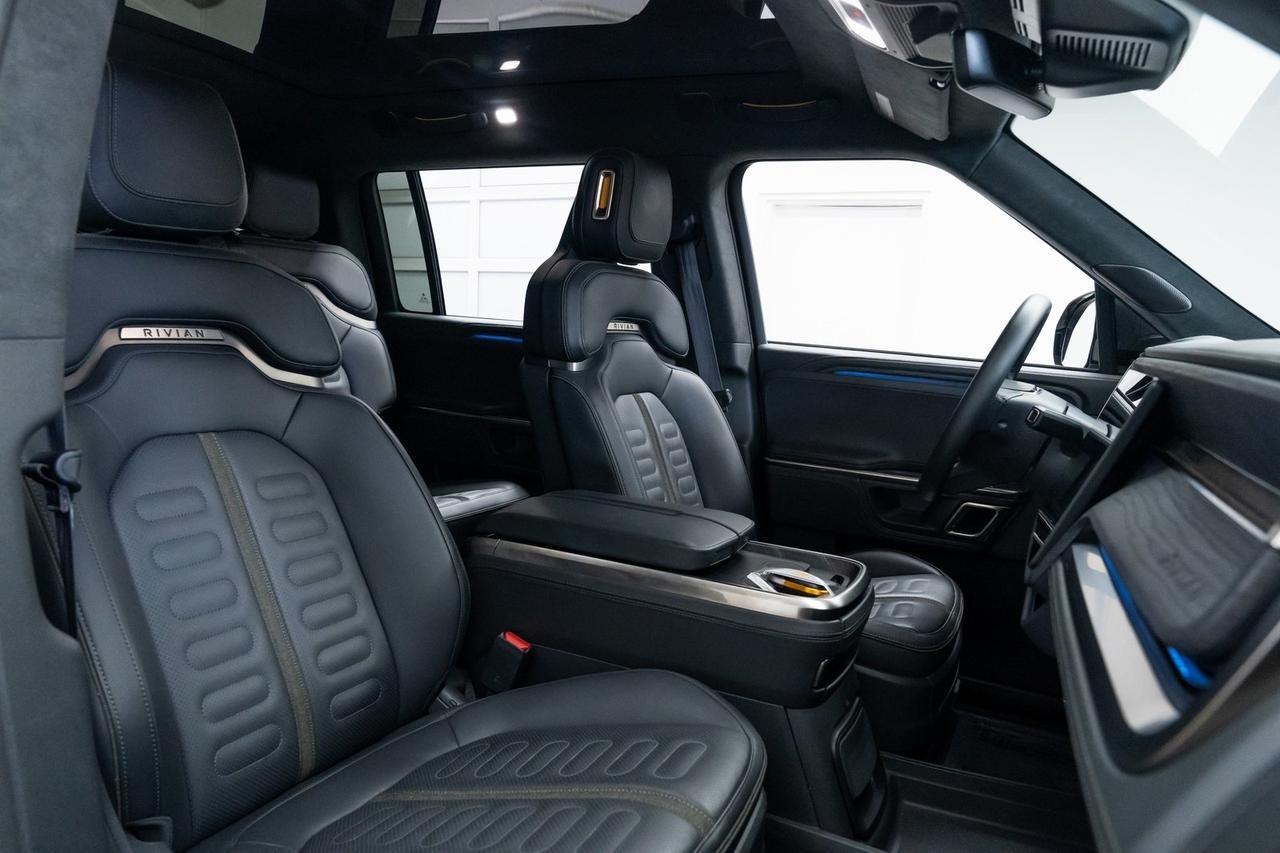 2023 Rivian R1S Adventure 1 Owner Vented Seats Surround View Camera Portland OR