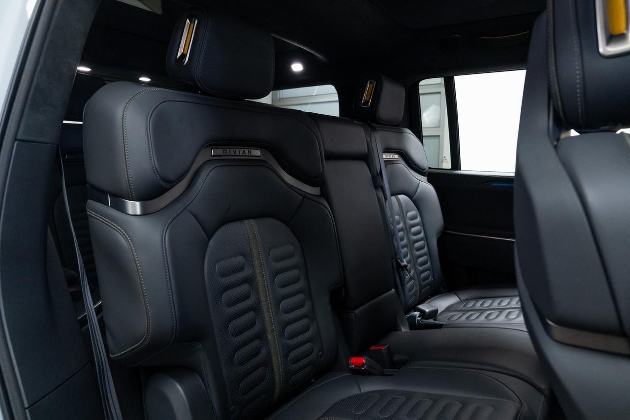 2023 Rivian R1S Adventure 1 Owner Vented Seats Surround View Camera Portland OR