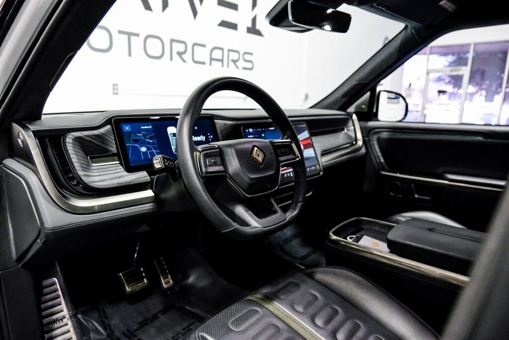 2023 Rivian R1S Adventure