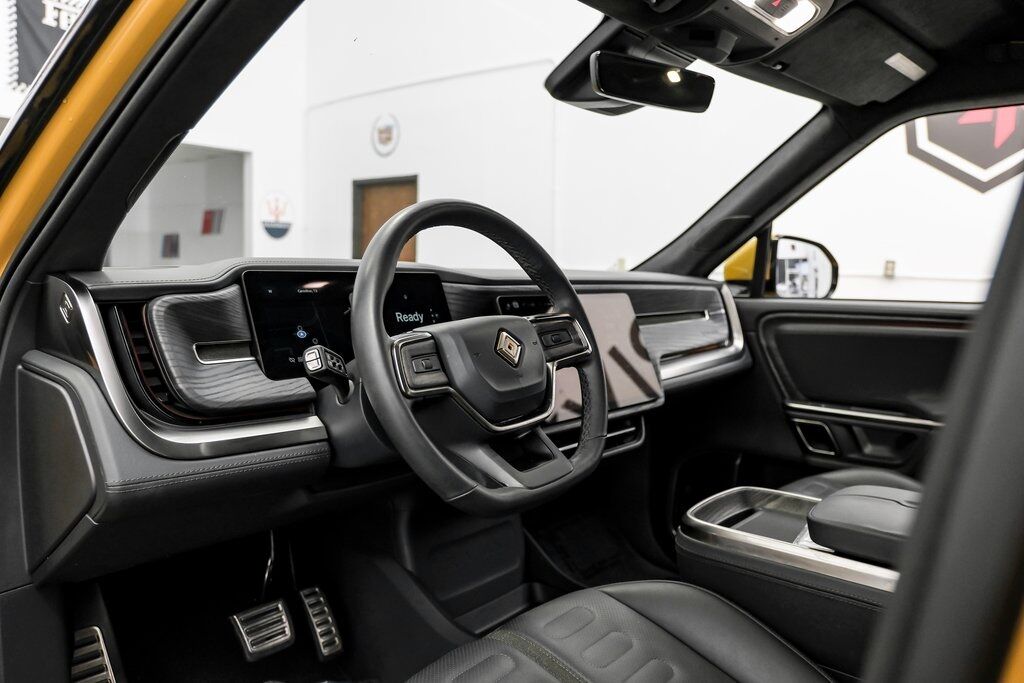 2023 Rivian R1S Adventure