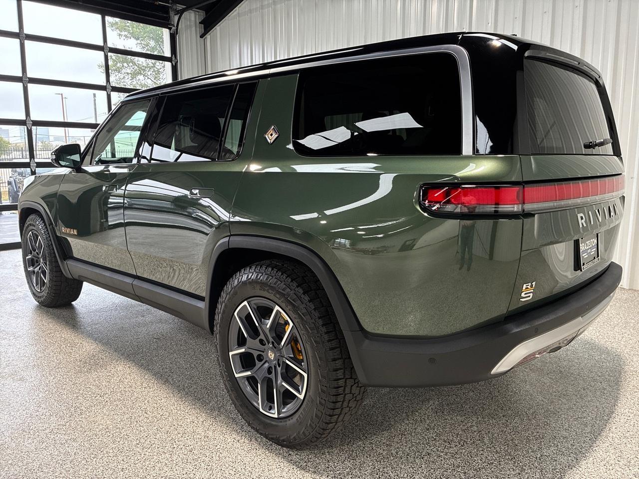 2023 Rivian R1S Adventure