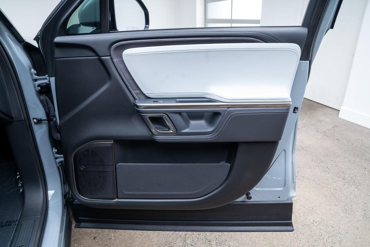 2023 Rivian R1S Adventure Quad Motor Large Pack AWD Quad Motor Adaptive Cruise Portland OR