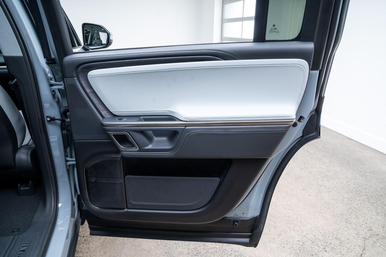 2023 Rivian R1S Adventure Quad Motor Large Pack AWD Quad Motor Adaptive Cruise Portland OR