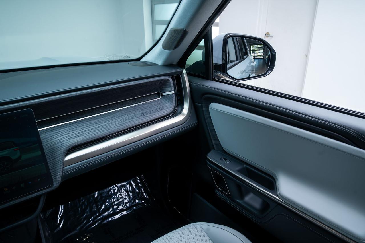 2023 Rivian R1S Adventure Quad Motor Large Pack AWD Quad Motor Adaptive Cruise Portland OR