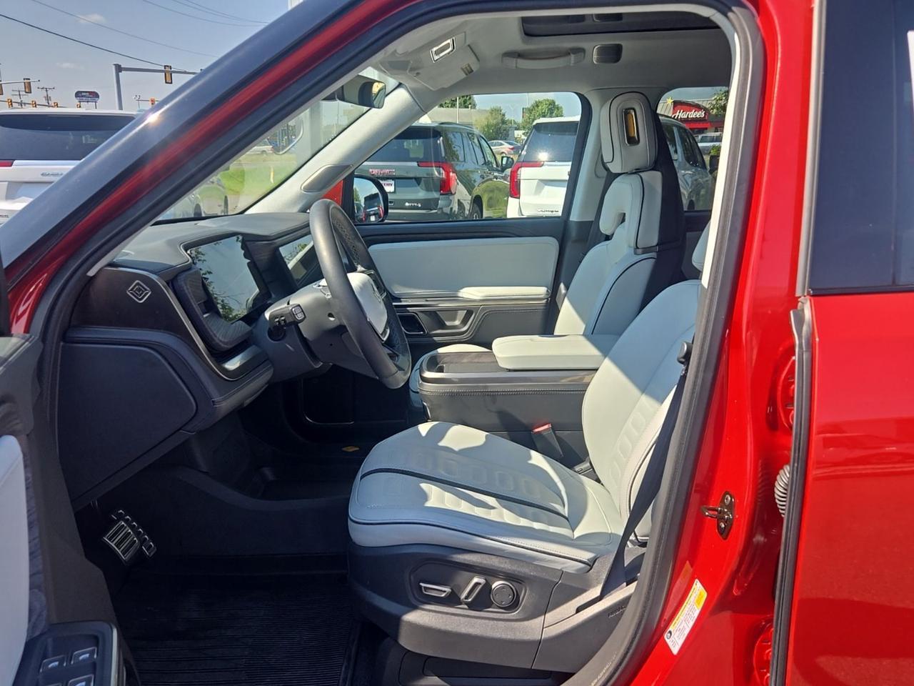 2023 Rivian R1S Adventure Quad Motor Large Pack Fredericksburg VA