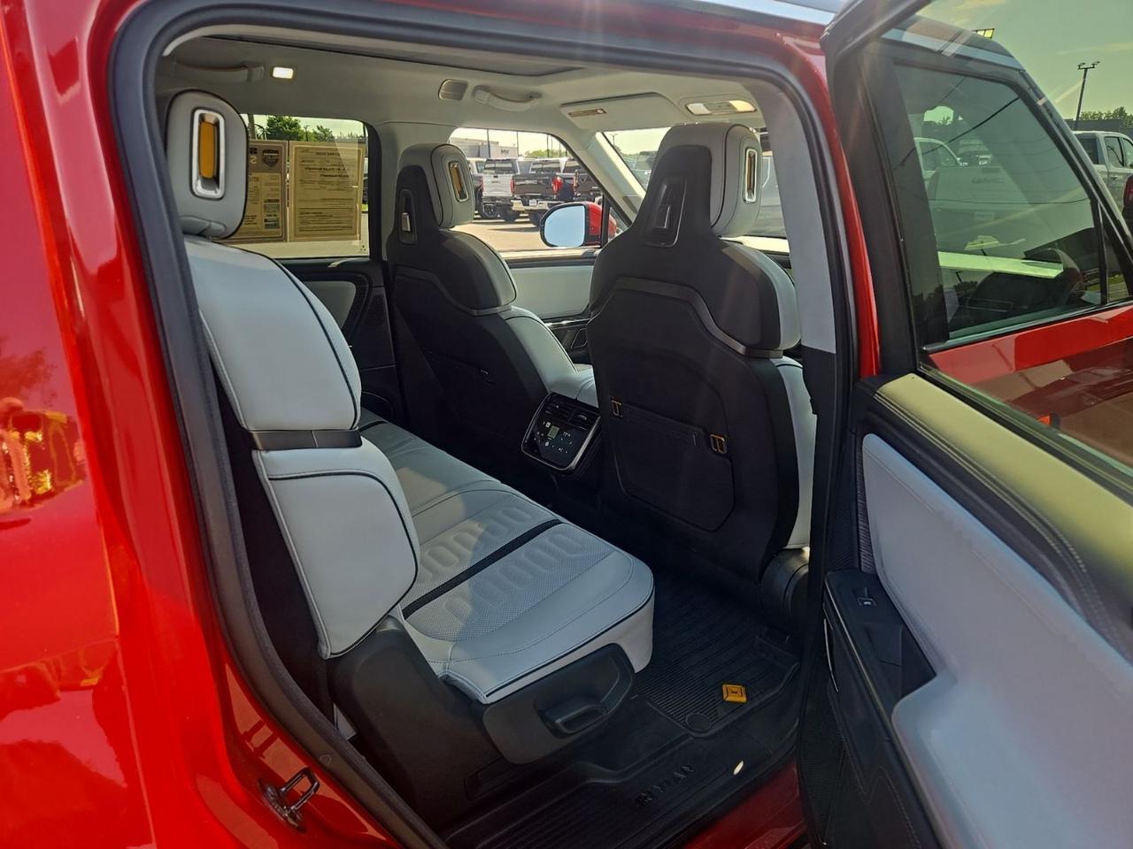 2023 Rivian R1S Adventure Quad Motor Large Pack Fredericksburg VA