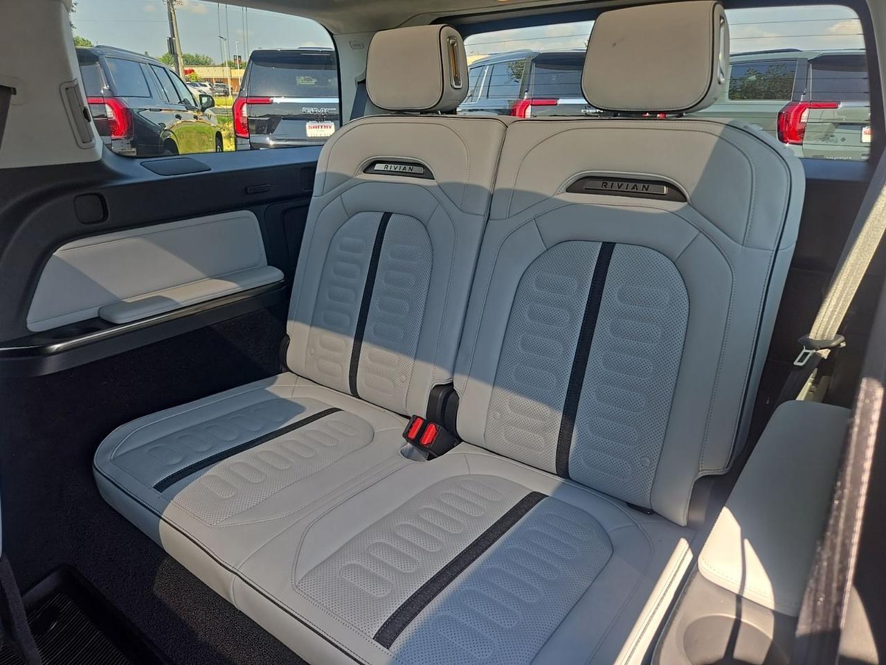 2023 Rivian R1S Adventure Quad Motor Large Pack Fredericksburg VA