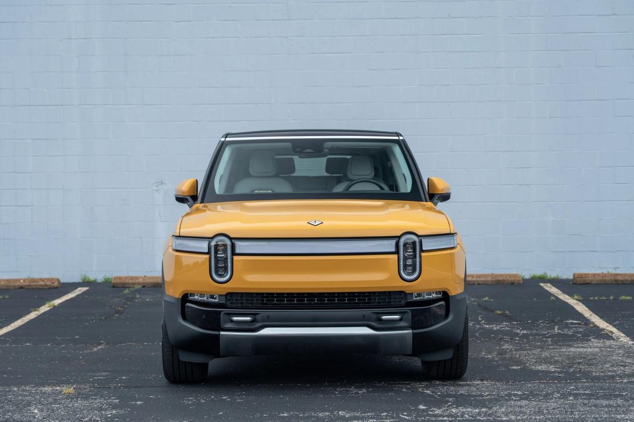 2023 Rivian R1S Adventure Sport Utility 4D St. Louis MO