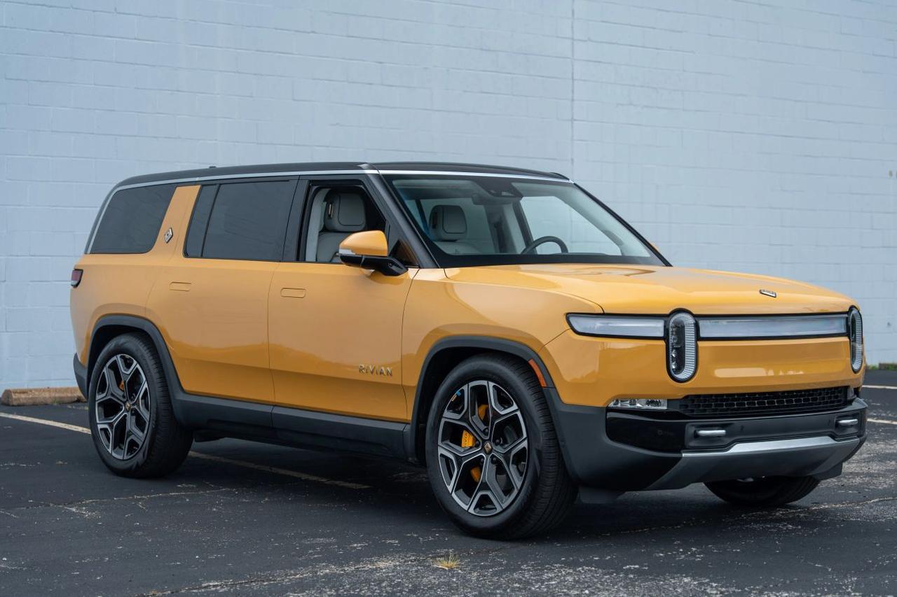2023 Rivian R1S Adventure Sport Utility 4D St. Louis MO