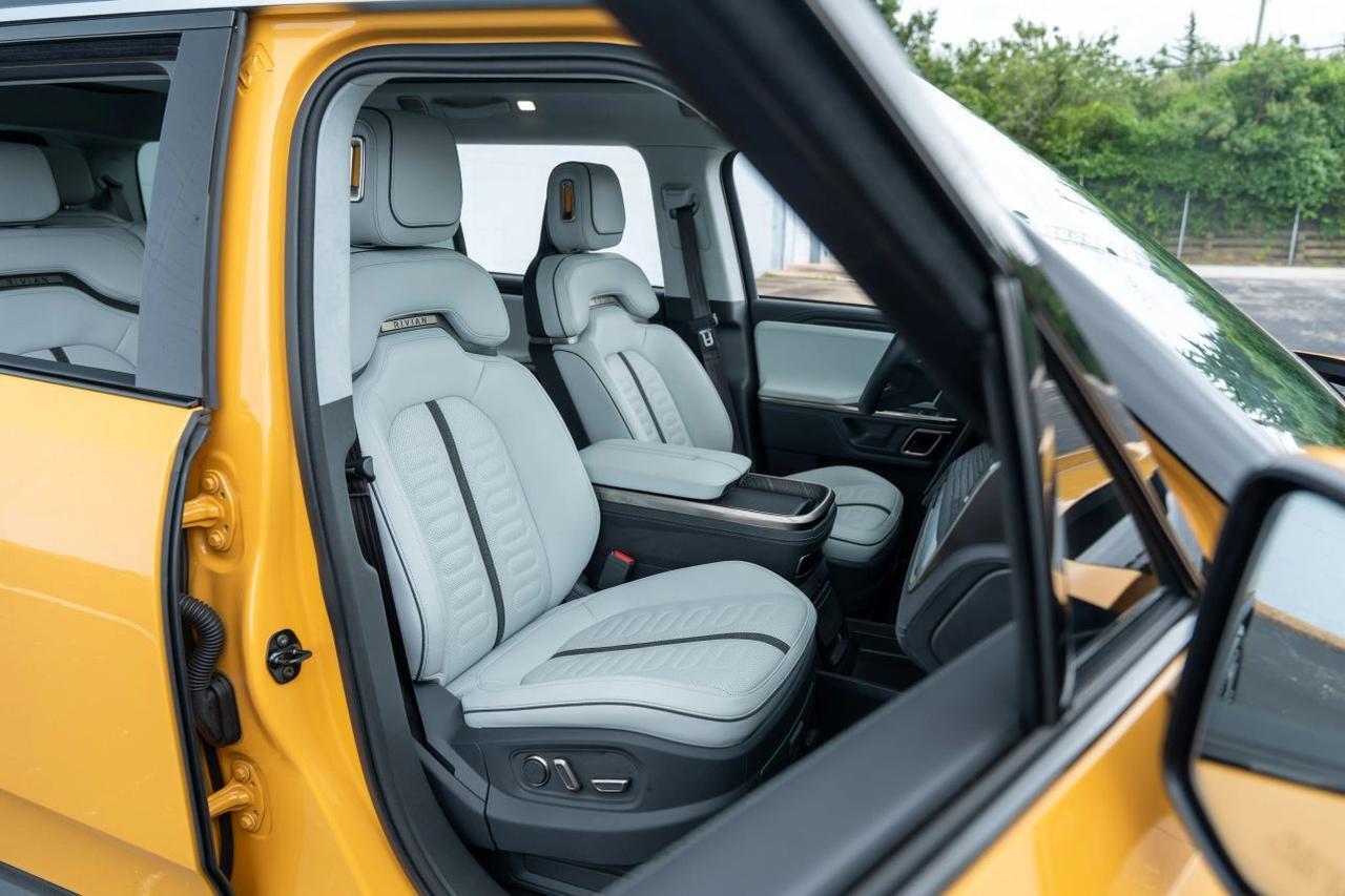 2023 Rivian R1S Adventure Sport Utility 4D St. Louis MO