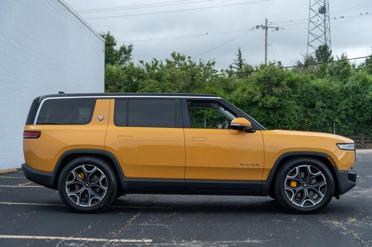 2023 Rivian R1S Adventure Sport Utility 4D St. Louis MO