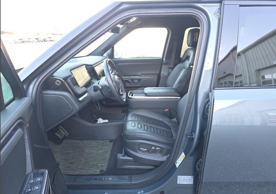 2023 Rivian R1S Adventure