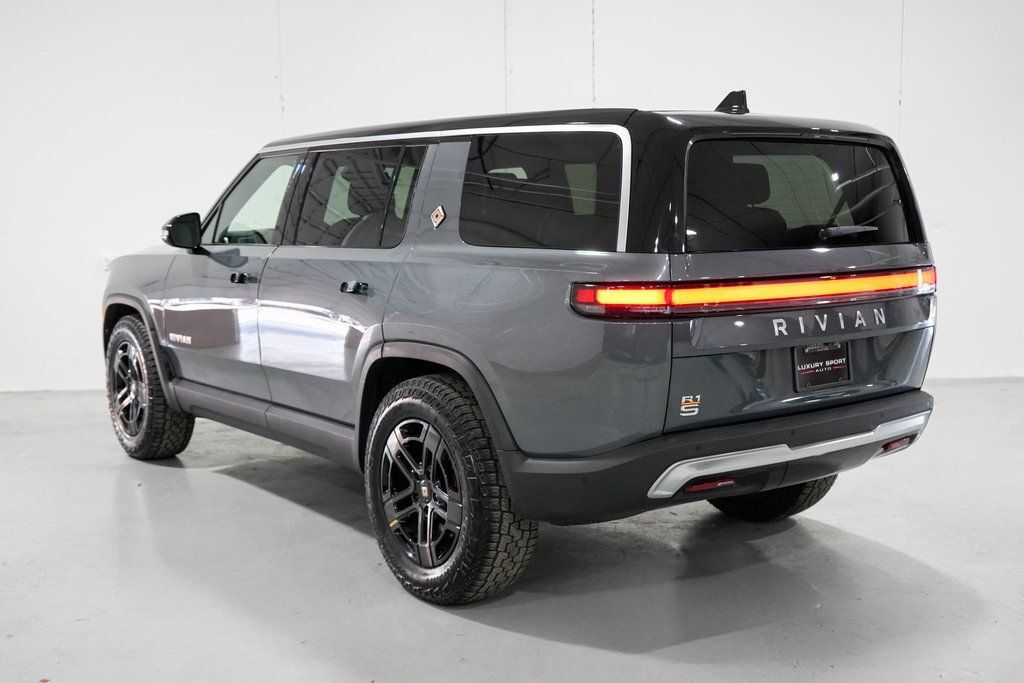 2023 Rivian R1S Adventure