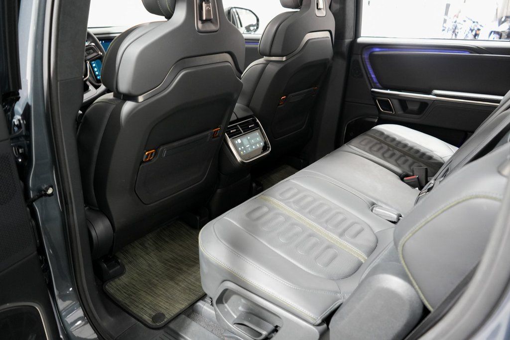 2023 Rivian R1S Adventure Tigard OR