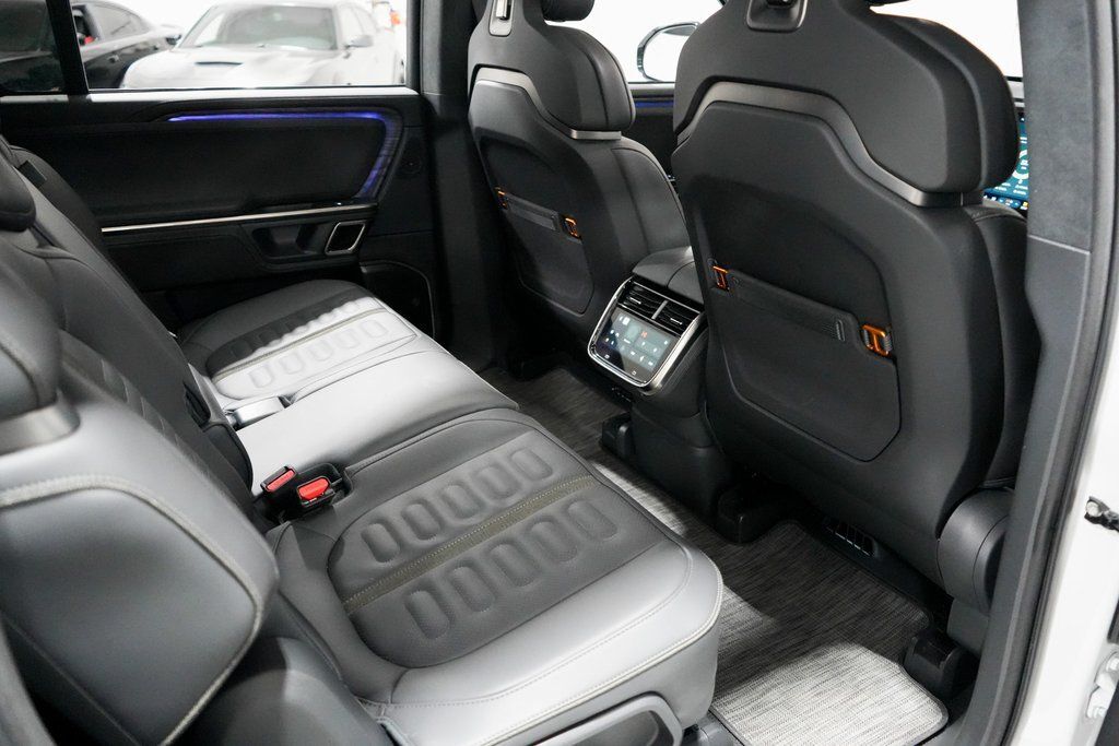 2023 Rivian R1S Adventure Tigard OR