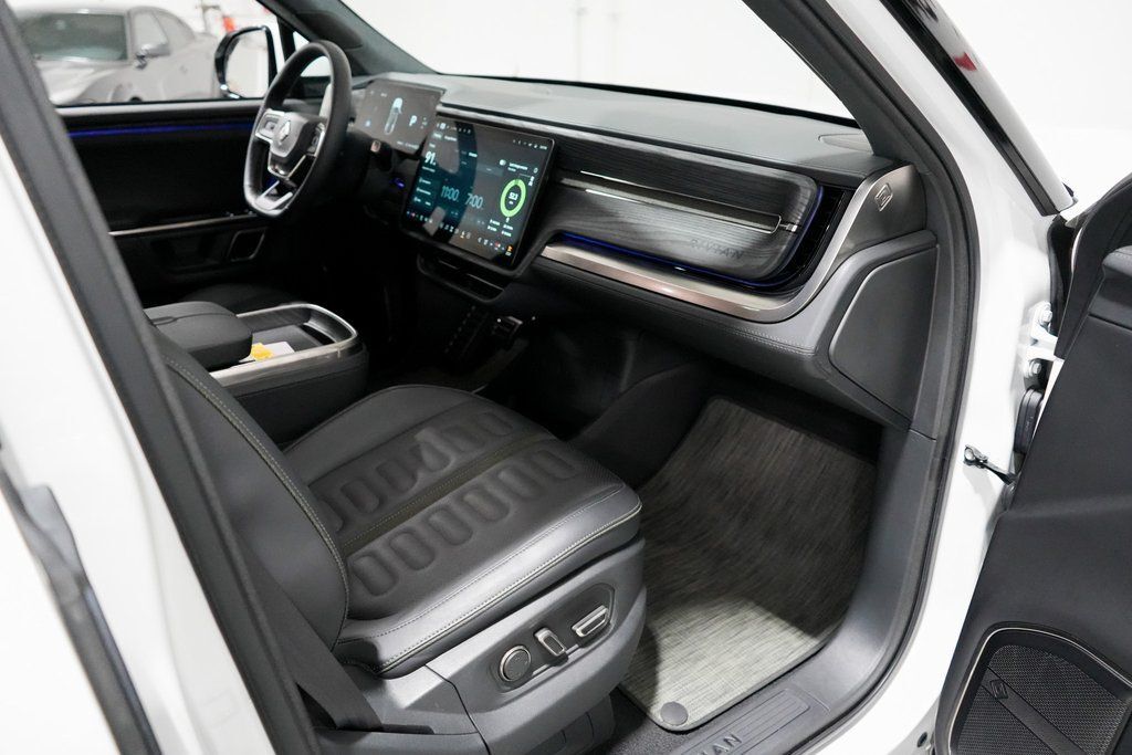 2023 Rivian R1S Adventure Tigard OR