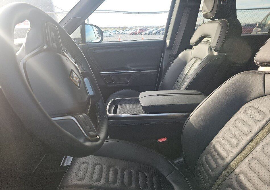 2023 Rivian R1S Adventure