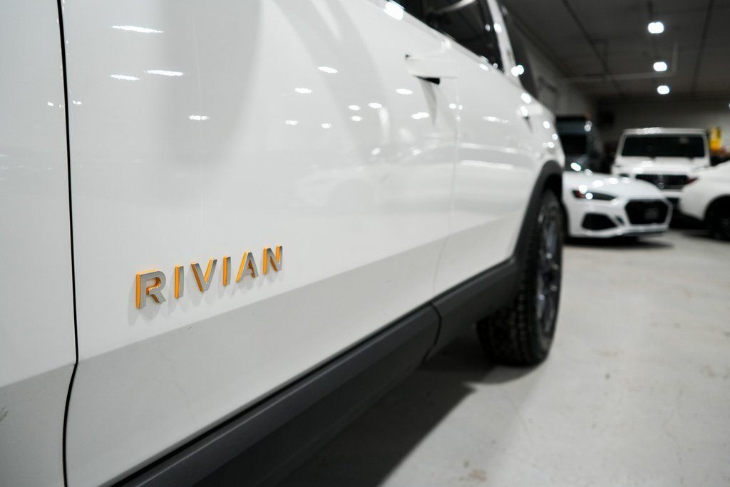 2023 Rivian R1S Adventure Tigard OR
