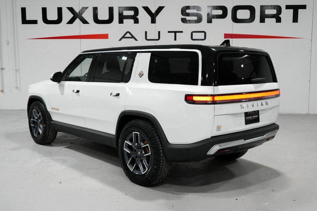 2023 Rivian R1S Adventure