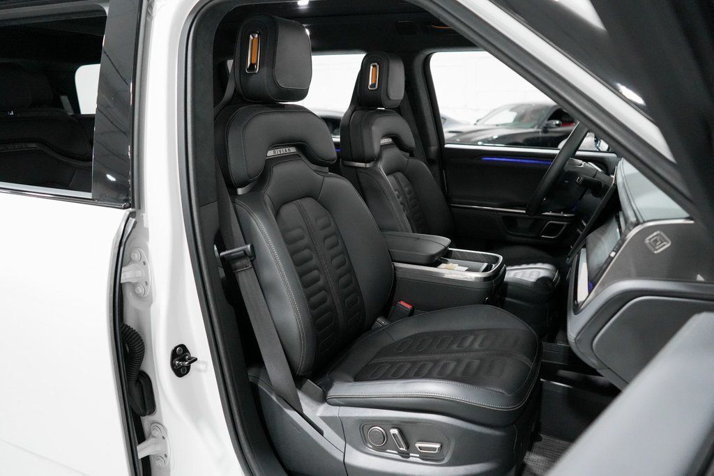 2023 Rivian R1S Adventure Tigard OR