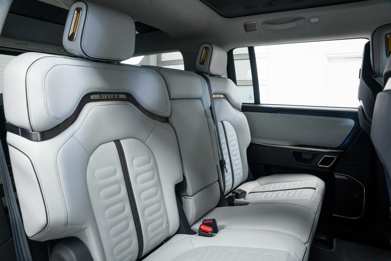 2023 Rivian R1S Launch Edition Vented Seats 3rd Row Seats Portland OR