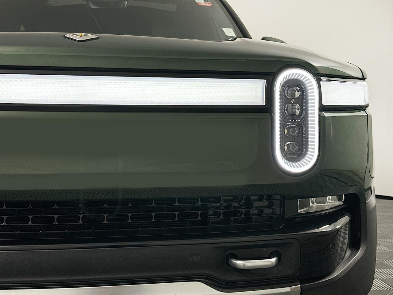 2023 Rivian R1T Adventure photo 2